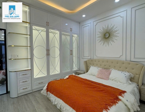 NHÀ 3 TẦNG LÔ NHÌ HẺM MT HẺM XE HƠI - LIỀN KỀ PHÚ MỸ HƯNG- QUẬN 7 .