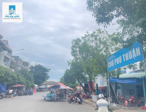 BÁN ĐẤT GÓC 2 MT ĐƯỜNG HUỲNH TÂN PHÁT, P.PHÚ THUẬN, QUẬN 7 .