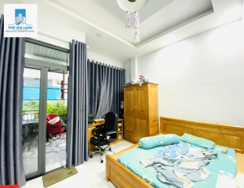 NHÀ PHỐ XINH XẮN HUỲNH TẤN PHÁT PHÚ THUẬN QUẬN 