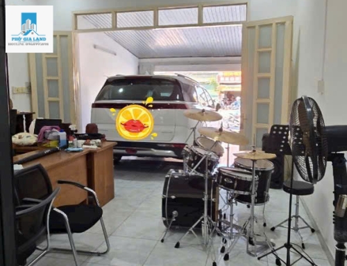 NHÀ 3 TẦNG MẶT TIỀN ĐƯỜNG HUỲNH TẤN PHÁT - NHÀ BÈ .