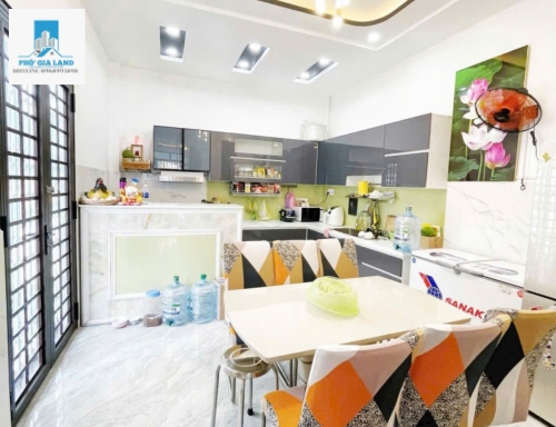 NHÀ 4 TẦNG, GÓC 2 MẶT TIỀN , XE HƠI NÉ NHAU .