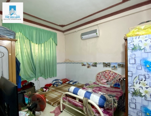 NHÀ 3 MẶT NGUYỄN VĂN QUỲ HẼM 