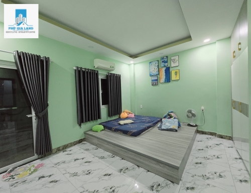 QUẬN 7 - NHÀ ĐẸP KTS THIẾT KẾ - SAU LƯNG BỘ CÔNG AN, GẦN CẦU PHÚ MỸ - 51M2 (5x10.5) - 3 TẦNG - SỔ VUÔNG, 5 T.Ỷ 7. 
