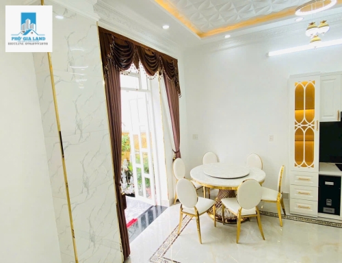 BIỆT THỰ PHỐ GÓC 2 MẶT TIỀN - TT NHÀ BÈ . 