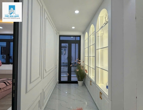 NHÀ 3 TẦNG LÔ NHÌ HẺM MT HẺM XE HƠI - LIỀN KỀ PHÚ MỸ HƯNG- QUẬN 7 .