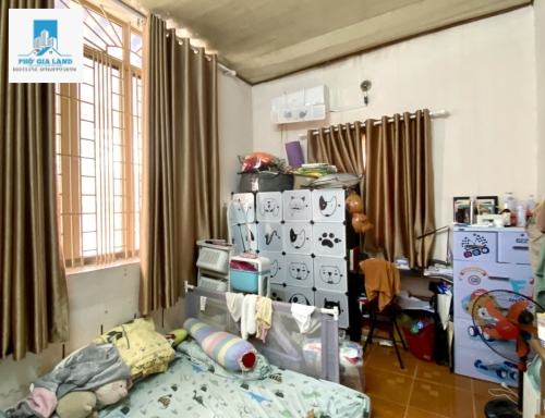 NHÀ 3 MẶT NGUYỄN VĂN QUỲ HẼM 