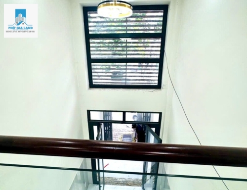 NHÀ MẶT TIỀN -  NHÀ ĐẸP CỰC HIẾM QUẬN 7 CHỈ NHỈNH 6 TỶ