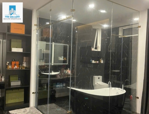 BÁN GẤP BIỆT THỰ TẤN TRƯỜNG , Đ. PHÚ THUẬN , QUẬN 7 .