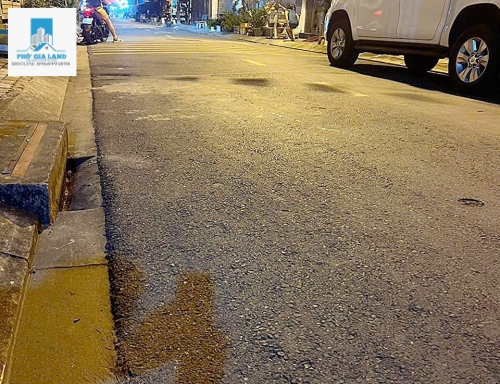 BÁN NHÀ 3 TẦNG HẺM XE HƠI , NGUYỄN THỊ THẬP , QUẬN 7 .