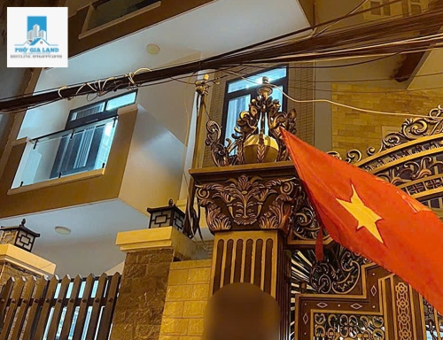 BÁN NHÀ 3 TẦNG HẺM XE HƠI , NGUYỄN THỊ THẬP , QUẬN 7 .
