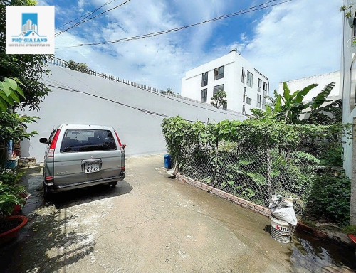 BÁN LÔ ĐẤT GÓC 2 MẶT - ĐƯỜNG XE HƠI P. PHÚ MỸ - QUẬN 7 . 
