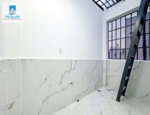 NHÀ HẺM SHR MỚI ĐẸP HUỲNH TẤN PHÁT , P.PHÚ THUẬN , QUẬN 7 .