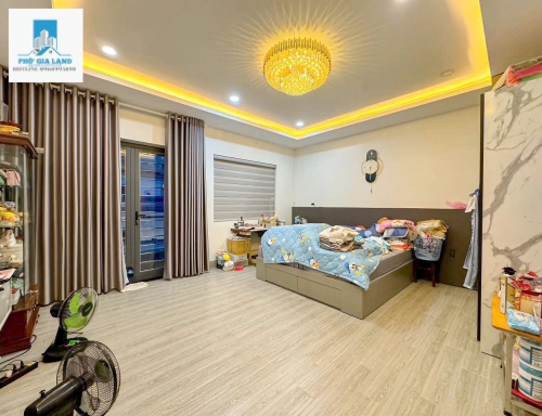 MẶT TIỀN HUỲNH TẤN PHÁT CÁCH 15M - CÓ THANG MÁY - XE HƠI 6M - QUẬN 7 .