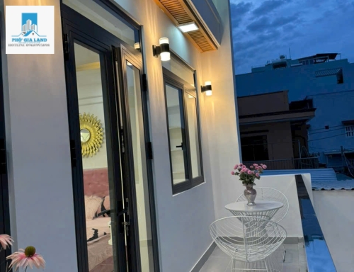 NHÀ 3 TẦNG LÔ NHÌ HẺM MT HẺM XE HƠI - LIỀN KỀ PHÚ MỸ HƯNG- QUẬN 7 .