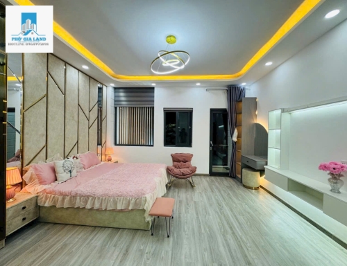  LÔ NHÌ PHẠM HỮU LẦU - LIỀN KỀ PHÚ MỸ HƯNG - QUẬN 7 . 