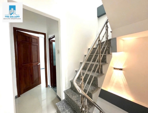 BÁN NHÀ HẺM XE HƠI HUỲNH TẤN PHÁT , TT NHÀ BÈ.