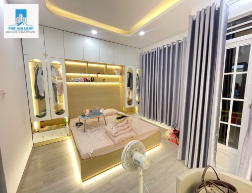 NHÀ ĐẸP 4 TẦNG – GẦN NGUYỄN VĂN QUỲ – QUẬN 7 – GIÁ CHỈ 4.9 TỶ TL