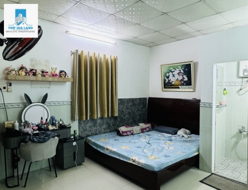 BÁN NHÀ TRẦN XUÂN SOẠN TÂN HƯNG QUẬN  HẼM Ô TÔ