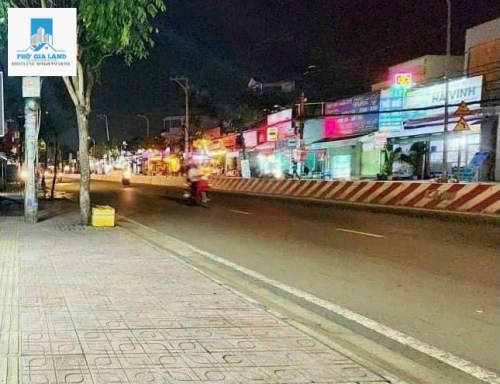 BÁN NHÀ MT ĐƯỜNG HUỲNH TẤN PHÁT , P. PHÚ THUẬN , QUẬN 7 .