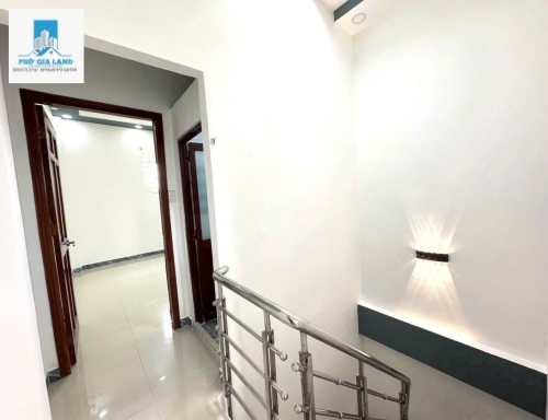 BÁN NHÀ HẺM XE HƠI HUỲNH TẤN PHÁT , TT NHÀ BÈ.
