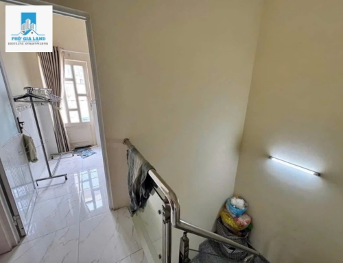  NHÀ HẺM ĐƯỜNG TRẦN XUÂN SOẠN , P. TÂN HƯNG , QUẬN 7