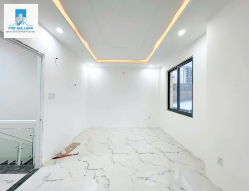 NHÀ HẺM SHR MỚI ĐẸP HUỲNH TẤN PHÁT , P.PHÚ THUẬN , QUẬN 7 .
