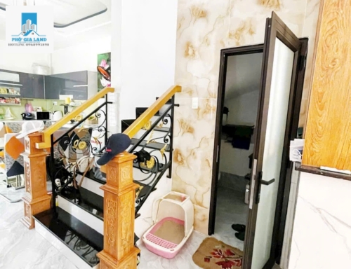 NHÀ 4 TẦNG, GÓC 2 MẶT TIỀN , XE HƠI NÉ NHAU .