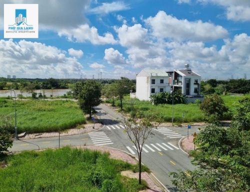BÁN NHIỀU LÔ ĐẤT NỀN KDC BỘ CÔNG AN -  VEN SÔNG - LIỀN KỀ PHÚ MỸ HƯNG QUẬN 7 .