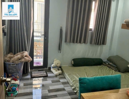 NHÀ MT HẺM XE HƠI HUỲNH TẤN PHÁT , P.BÌNH THUẬN, QUẬN 7.