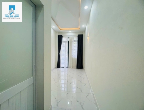 NHÀ MẶT TIỀN -  NHÀ ĐẸP CỰC HIẾM QUẬN 7 CHỈ NHỈNH 6 TỶ