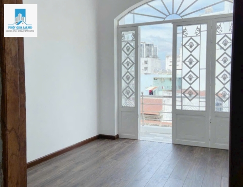 NHÀ 3 TẦNG - HẺM 502 HUỲNH TẤN PHÁT -P. BÌNH THUẬN - QUẬN 7 .