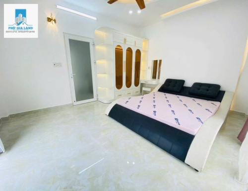 BIỆT THỰ PHỐ GÓC 2 MẶT TIỀN - TT NHÀ BÈ . 