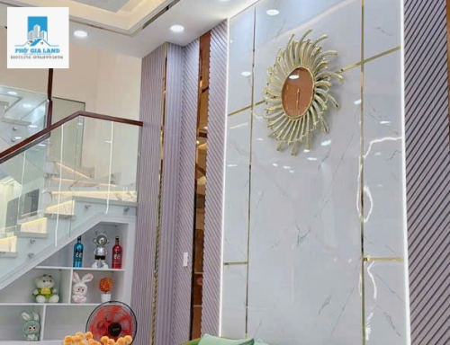 NHÀ 3 TẦNG - HẺM XE HƠI TỚI NƠI - HUỲNH TẤN PHÁT - QUẬN 7 . 