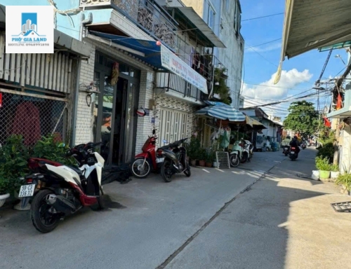 NHÀ MT HẺM XE HƠI HUỲNH TẤN PHÁT , P.BÌNH THUẬN, QUẬN 7.