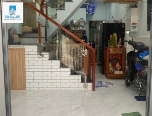NHÀ MT HẺM XE HƠI HUỲNH TẤN PHÁT , P.BÌNH THUẬN, QUẬN 7.