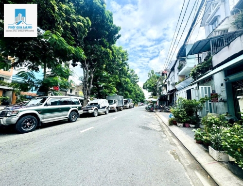 NHÀ MẶT TIỀN -  NHÀ ĐẸP CỰC HIẾM QUẬN 7 CHỈ NHỈNH 6 TỶ