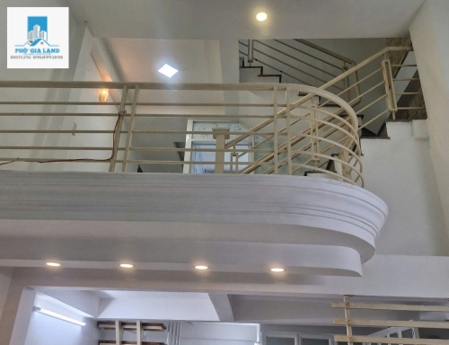 NHÀ SỔ HỒNG RIÊNG NGUYỄN VĂN QUỲ - P . PHÚ THUẬN - QUẬN 7 .