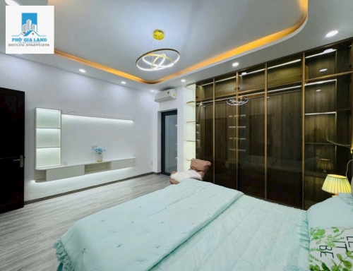 LÔ NHÌ MẶT TIỀN ĐƯỜNG PHẠM HỮU LẦU - PHÚ MỸ - QUẬN 7.