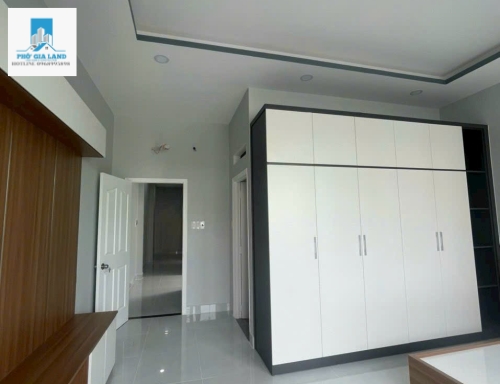 BÁN NHÀ MT ĐƯỜNG HUỲNH TẤN PHÁT , P. PHÚ THUẬN , QUẬN 7 .
