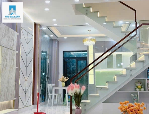 NHÀ 3 TẦNG - HẺM XE HƠI TỚI NƠI - HUỲNH TẤN PHÁT - QUẬN 7 . 