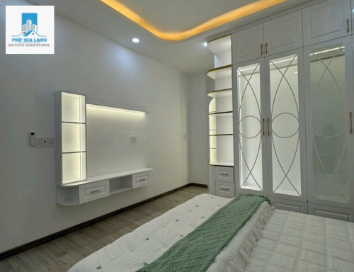 NHÀ 3 TẦNG LÔ NHÌ HẺM MT HẺM XE HƠI - LIỀN KỀ PHÚ MỸ HƯNG- QUẬN 7 .