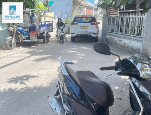 BÁN DÃY TRỌ HẺM XE HƠI - P. PHÚ THUẬN , QUẬN 7.