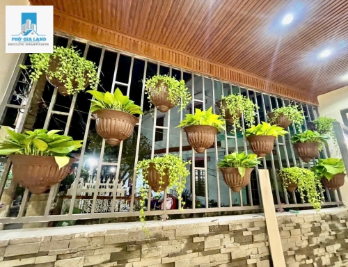 NHÀ VƯỜN GÓC 2 MẶT THOÁNG – HẺM 2873 HUỲNH TẤN PHÁT