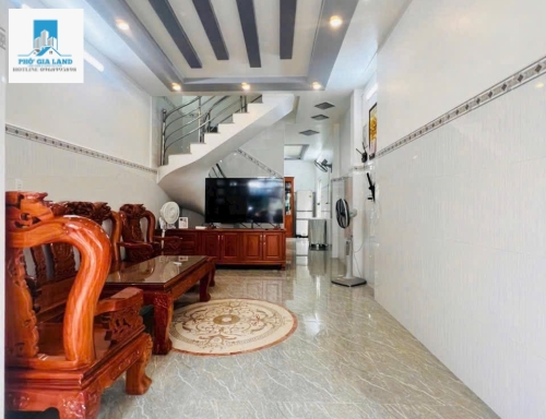 🏡 NHÀ GÓC 2 MẶT TIỀN – HẺM XE HƠI 2174 (GẦN HTP)