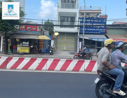 QUẬN 7: NHÀ MẶT TIỀN HUỲNH TẤN PHÁT ( PHÂN KHÚC THẤP ) – 3 TẦNG – KINH DOANH TỐT.