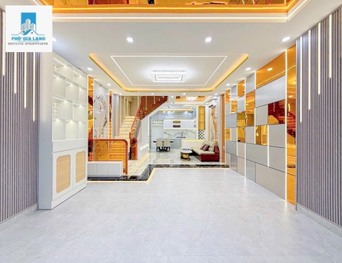 P. PHÚ THUẬN - CÁCH PHÚ MỸ HƯNG tầm 500m . 