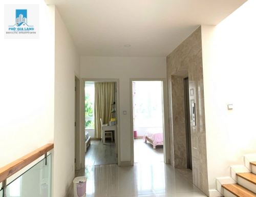 NHÀ PHỐ MẶT TIỀN ĐƯỜNG 20M - CÓ THANG MÁY - GẦN CÔNG VIÊN -PHÚ MỸ - QUẬN 7.