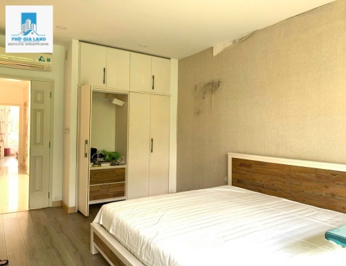 NHÀ PHỐ MẶT TIỀN ĐƯỜNG 20M - CÓ THANG MÁY - GẦN CÔNG VIÊN -PHÚ MỸ - QUẬN 7.