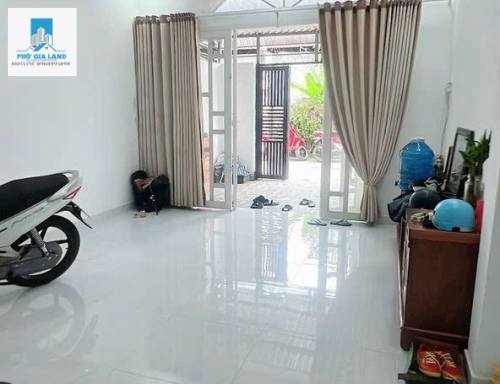 Bán Nhà Đồng sở hữu 4 căn hẻm xe hơi Nguyễn Bình. Cách đường chính 20m