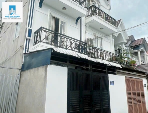 Bán Nhà Đồng sở hữu 4 căn hẻm xe hơi Nguyễn Bình. Cách đường chính 20m